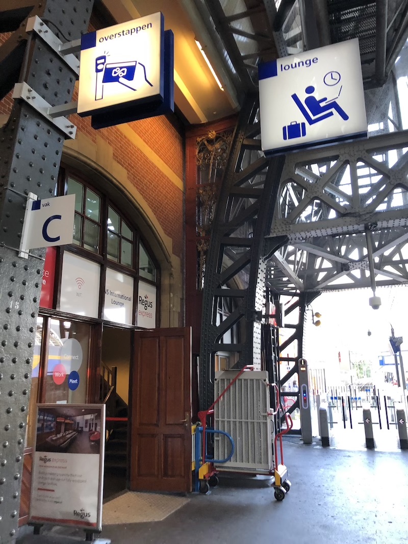 Finding the First Class Lounge at Amsterdam Centraal Station